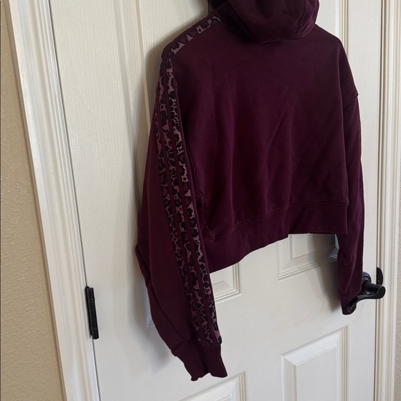 Adidas cropped hoodie. Burgundy/leopard print size XS. Like new! - Picture 5 of 5